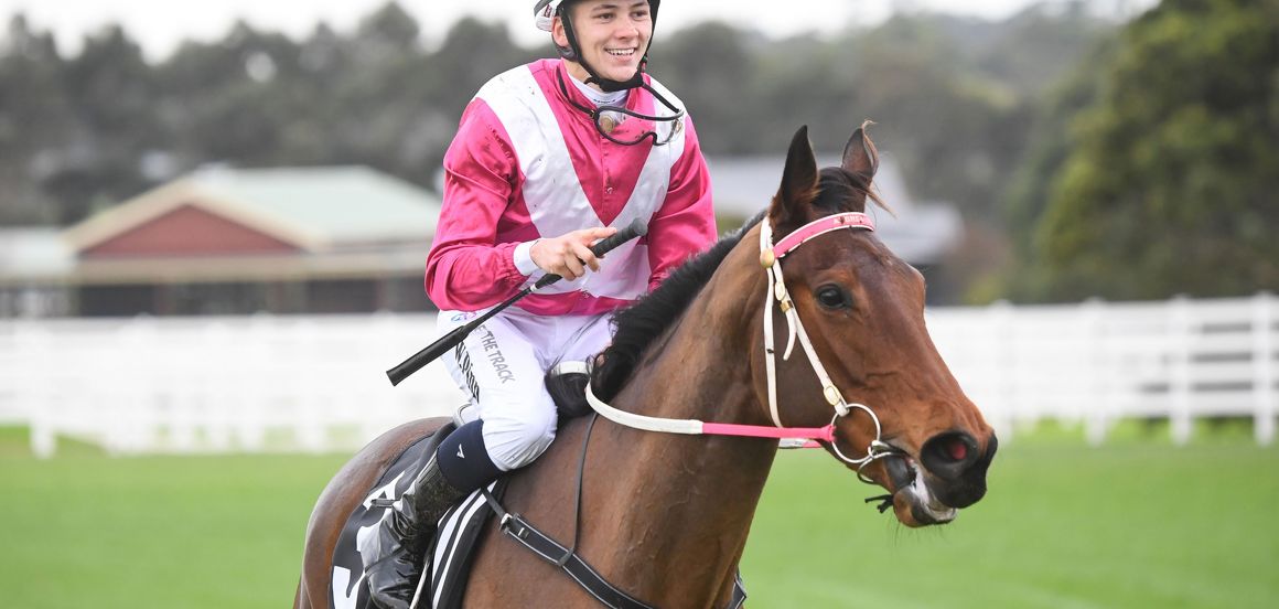 Kiwi jockeys the toast of Australian racing