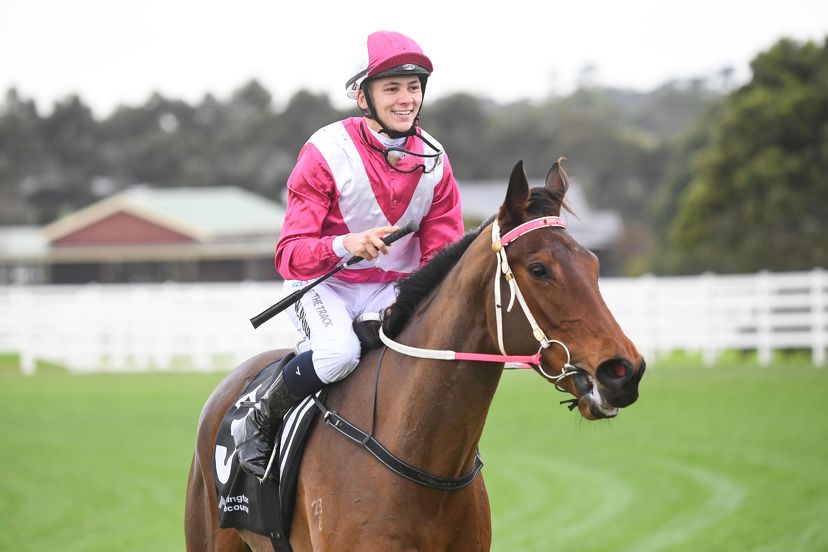 Kiwi jockeys the toast of Australian racing